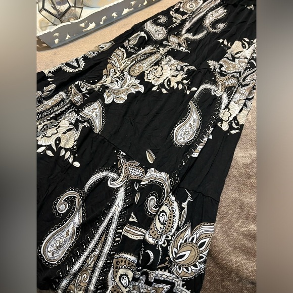 Black Paisley Print Strapless Maxi Dress - Size XS - Picture 2 of 6